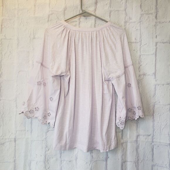 CASLON Flowy V-neck Top Eyelet Sleeves - Picture 6 of 6